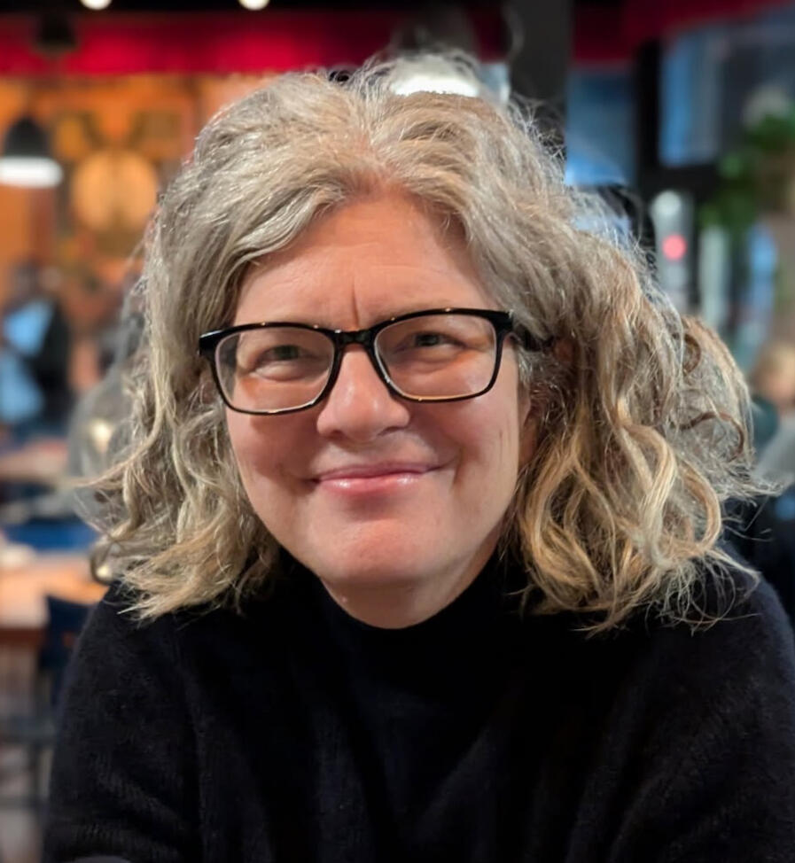 Portrait of Miriam Kronberg, founder of Beneledger